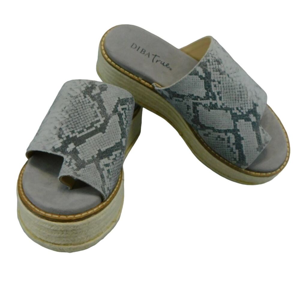 Diba True Demi Chase Snake Print Gray Wedge Womens Sandal Espadrille Size 7-NIB - Picture 1 of 9